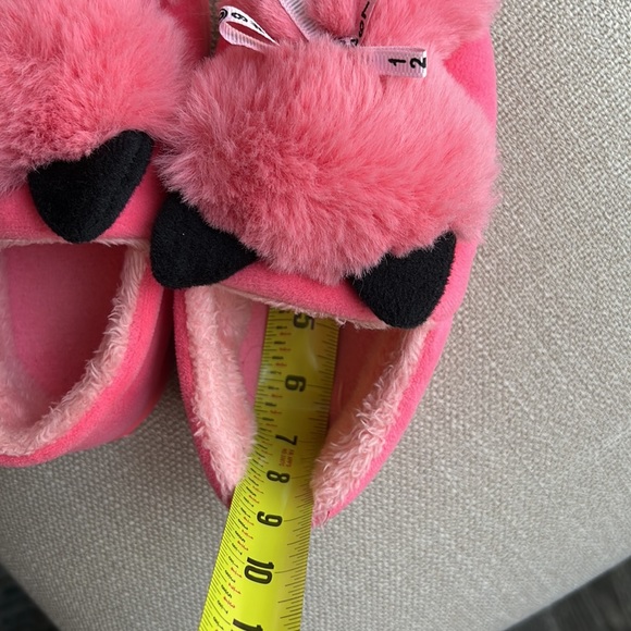 Slippers - Picture 6 of 7